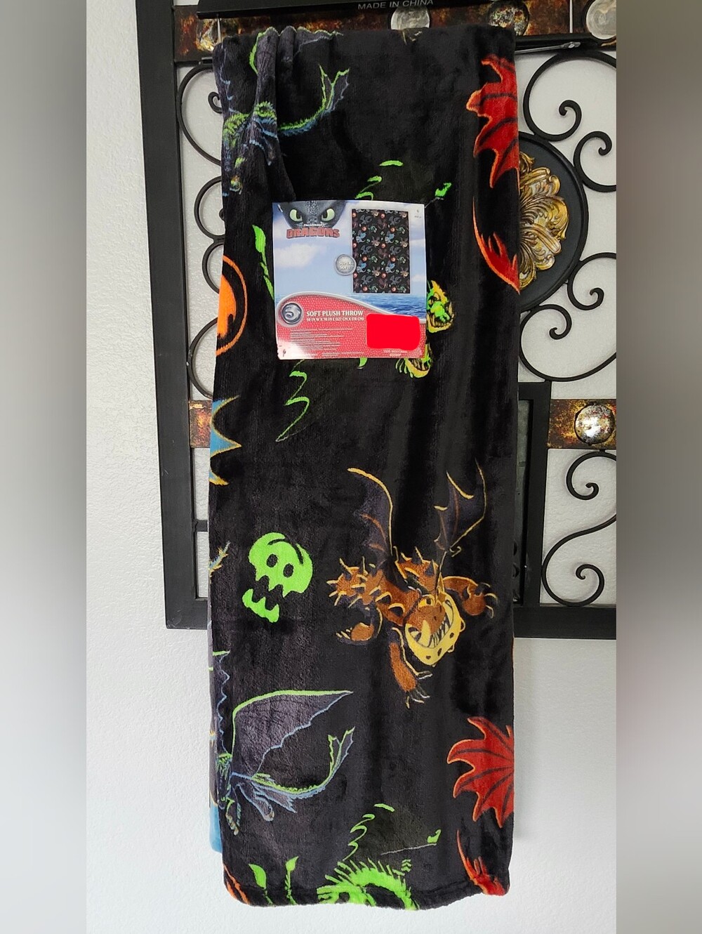 Dreamworks How To Train Your Dragon Throw Blanket - Halloween Black And Neon